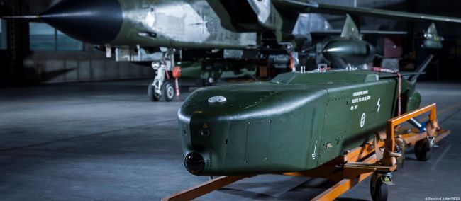 Лідер опозиції Німеччини вимагає “припинити вагання” щодо постачання Україні Taurus