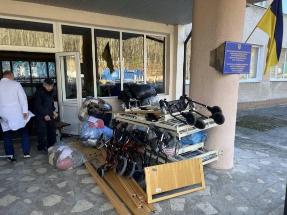 Зміни у реабілітації: нове обладнання з Швейцарії покращить умови лікування у Калуській лікарні