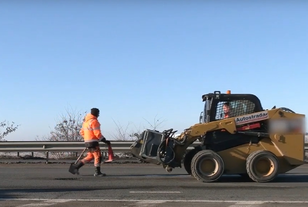 Обмеження руху транспорту в Києві: розпочато дорожні роботи, де важче проїхати